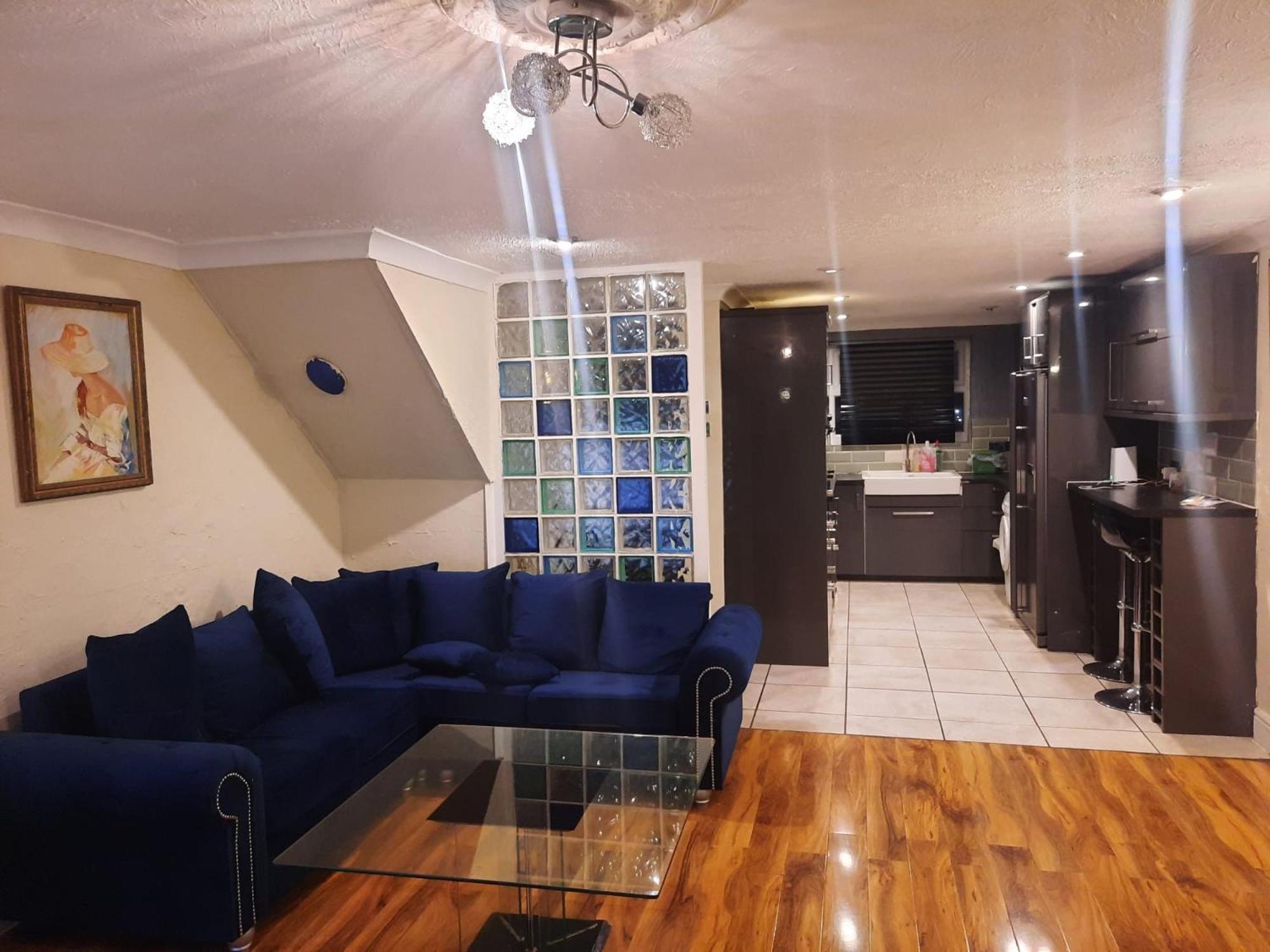 Home Away In A Close Thamesmead  외부 사진