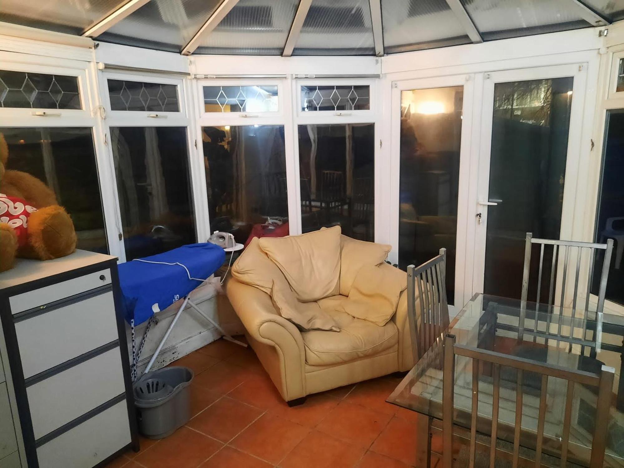 Home Away In A Close Thamesmead  외부 사진